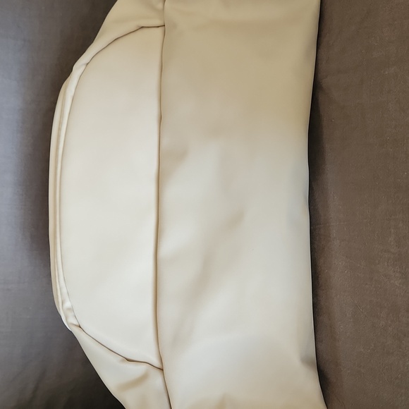 Fabletics Belt bag cream colored - Picture 4 of 12